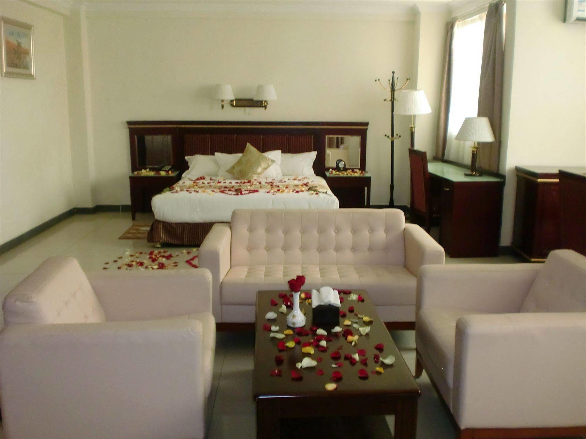 Florida International Hotel Gonder Ngoại thất bức ảnh