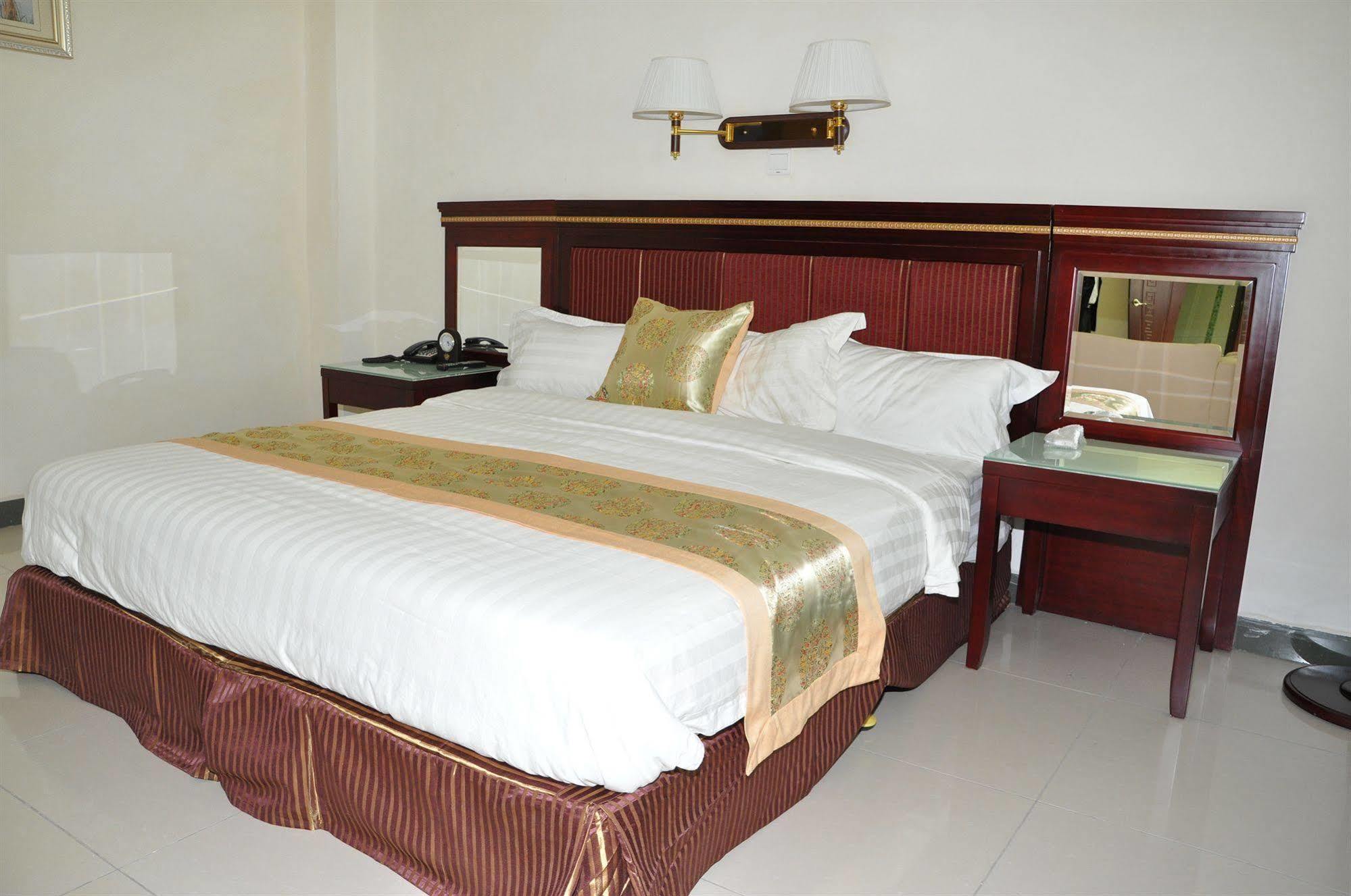 Florida International Hotel Gonder Ngoại thất bức ảnh